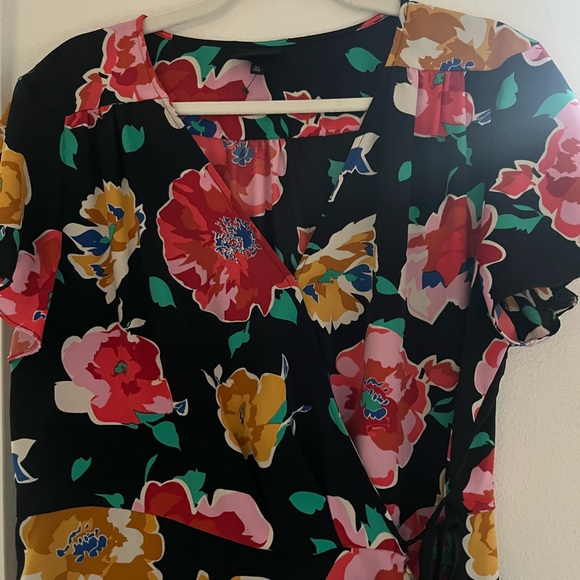 Floral Print Wrap Dress - Picture 4 of 5